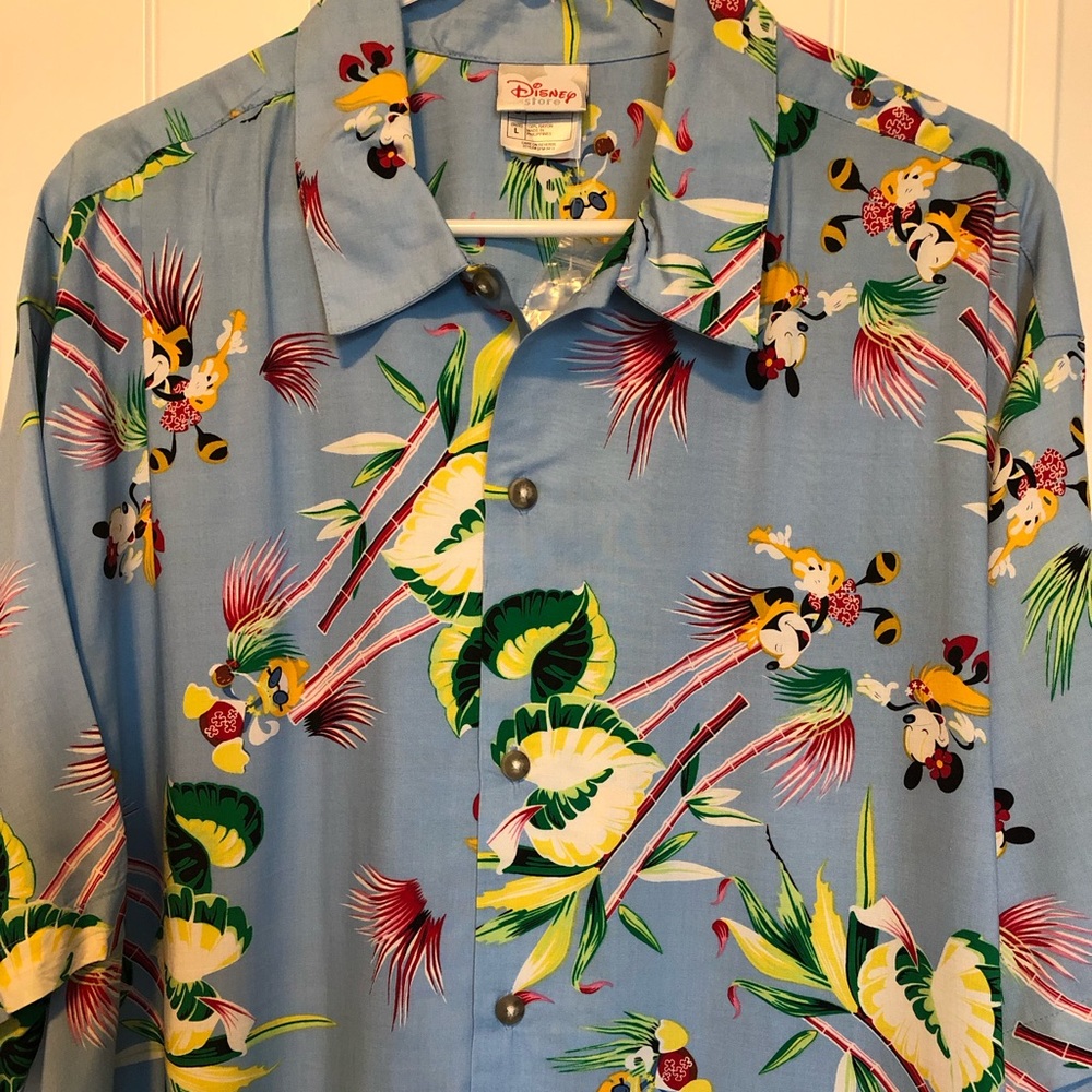 Disney Men’s L Shirt